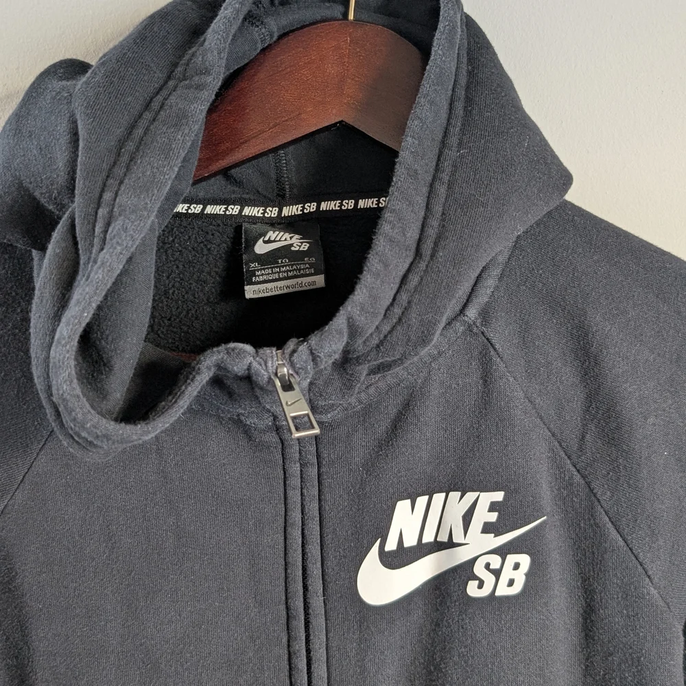 Nike SB Boys XL Hoodie Black White Icon Full Zip Youth Size 18-20 832529-010